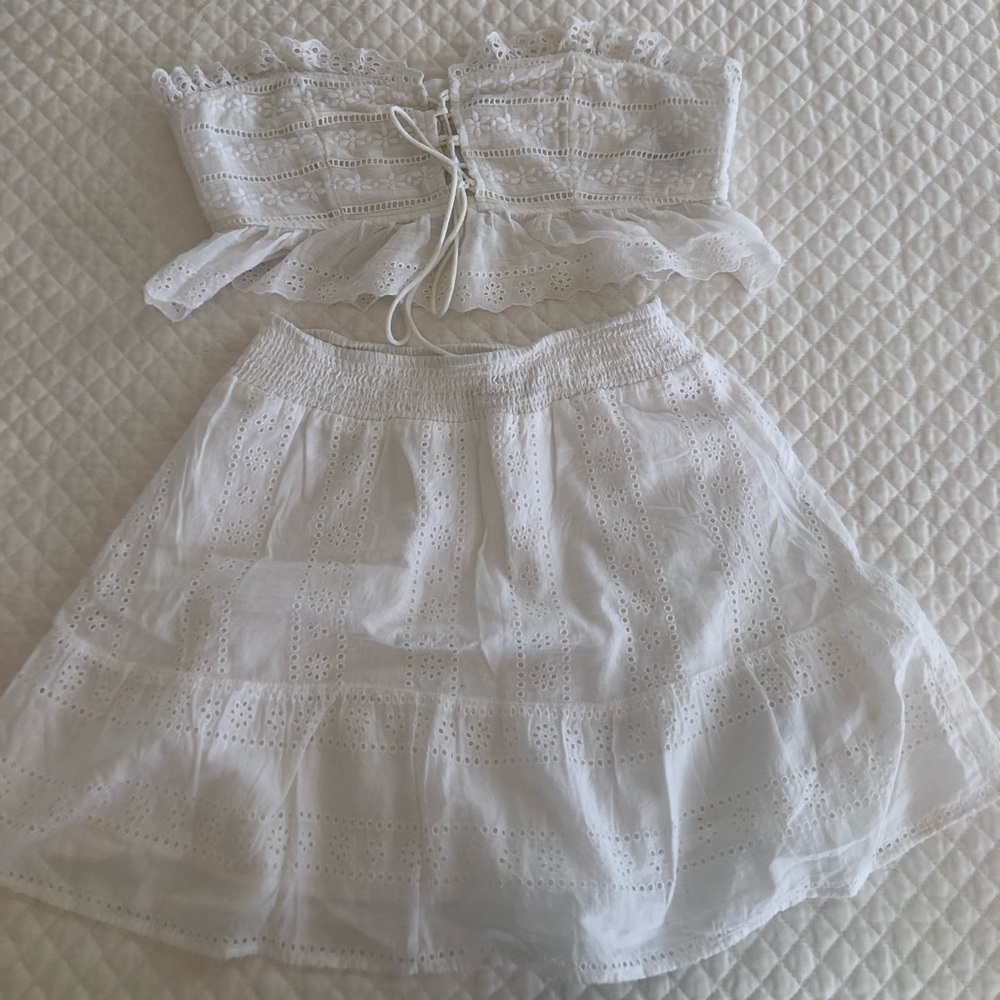white two pieces outfit